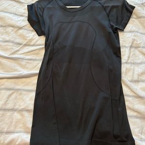 Lululemon swiftly tech short sleeve top